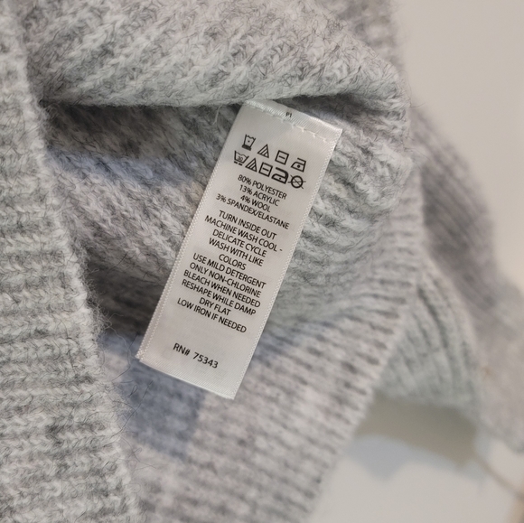 Sincerely Jules Sweater Women Small Size gray NWT - Picture 3 of 6